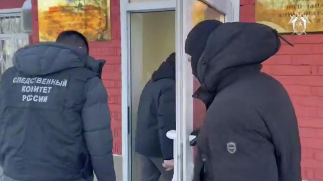 В Москве задержали пятерых полицейских по делу об организации незаконной миграции. Кадр видео - РИА Новости, 1920, 06.02.2026