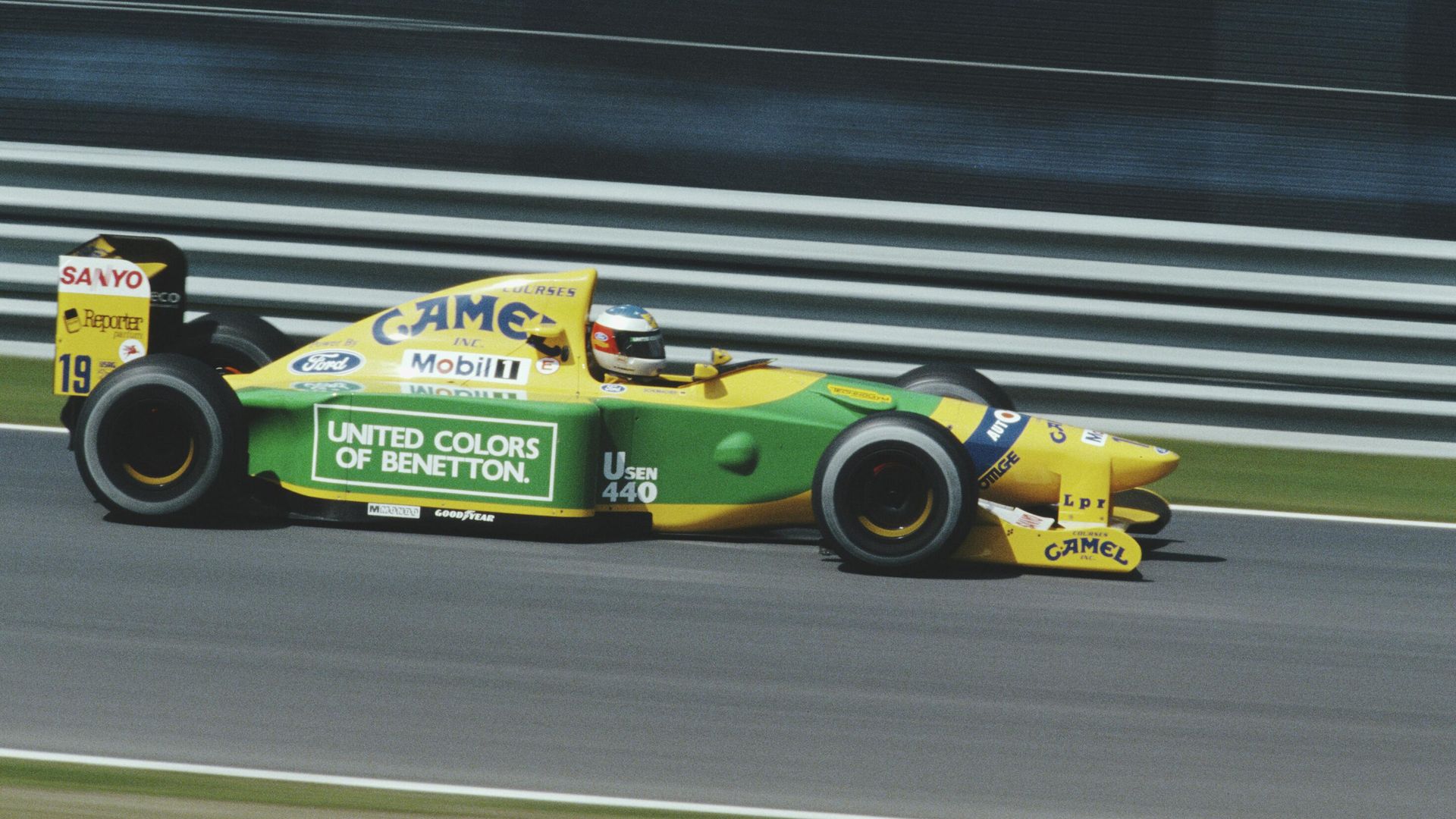 Михаэль Шумахер на Ford Benetton B192 в 1992 году Михаэль Шумахер на Ford Benetton B192 в 1992 году - РИА Новости, 1920, 06.02.2026
