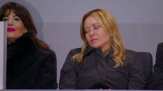 Премьер-министр Италии Джорджа Мелони на трибуне стадиона Сан-Сиро в Милане Премьер-министр Италии Джорджа Мелони на трибуне стадиона Сан-Сиро в Милане - РИА Новости, 1920, 07.02.2026