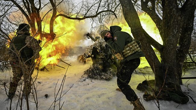Боевая работа расчета гаубицы Д-30