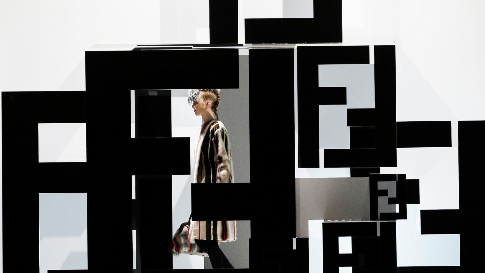 Показ женской коллекции Fendi Показ женской коллекции Fendi - РИА Новости, 1920, 08.02.2026