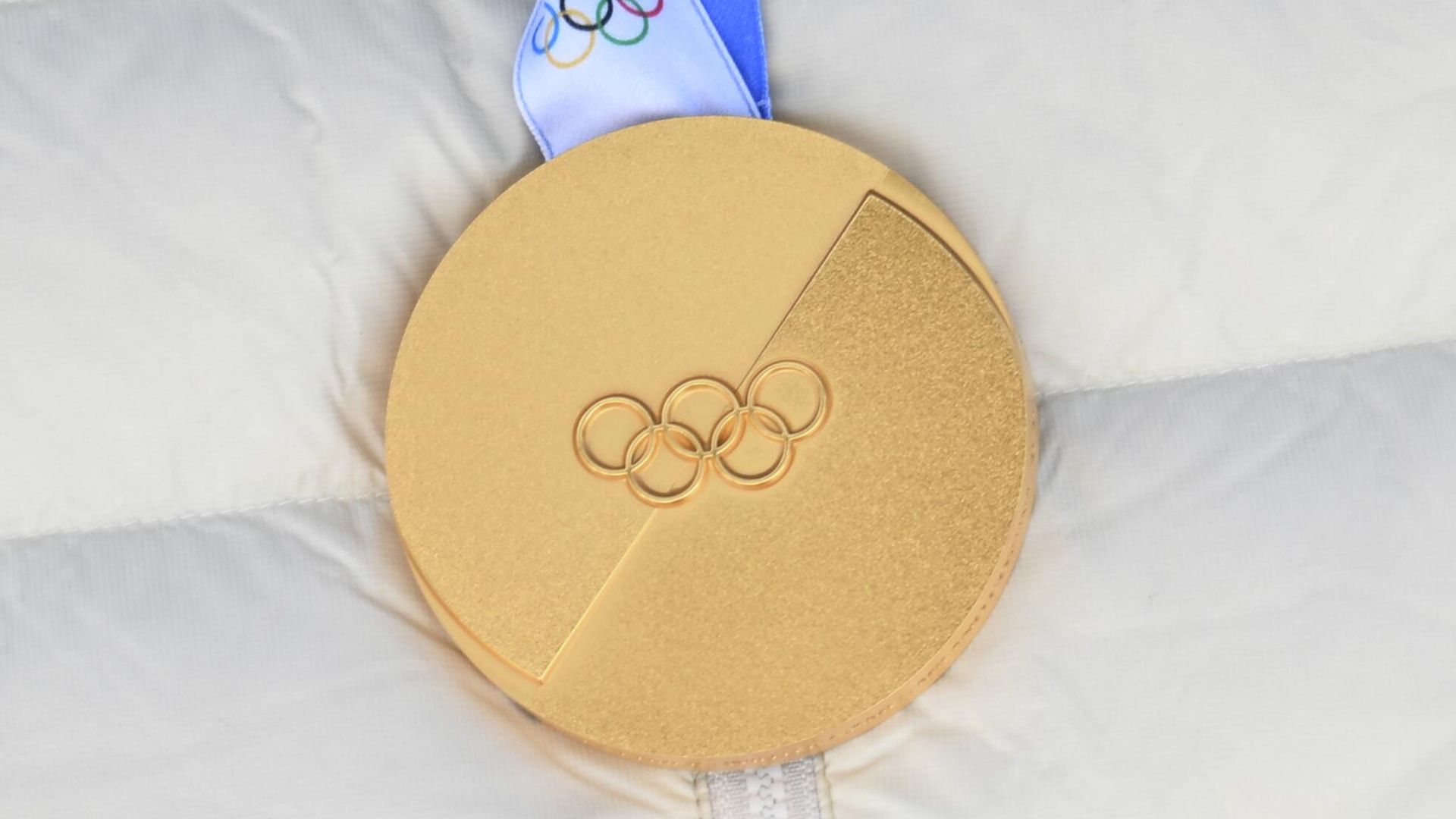 Золотая медаль зимних Олимпийских игр 2026 - РИА Новости, 1920, 22.02.2026