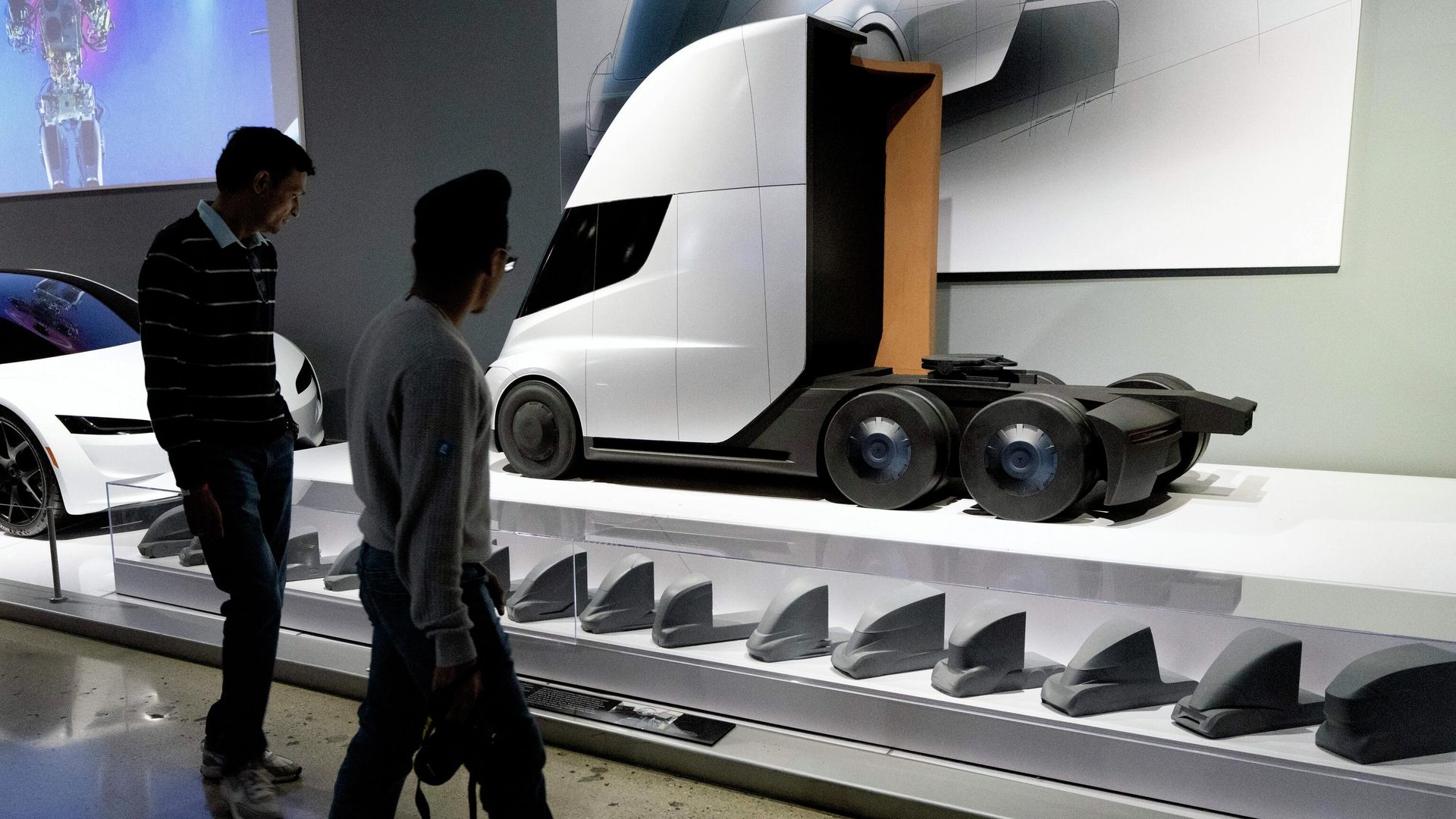 Электромобиль Tesla Semi - РИА Новости, 1920, 08.02.2026