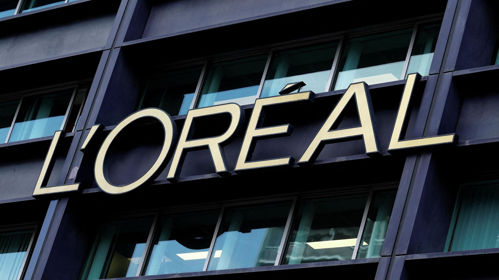 Здание штаб-квартиры французской компании L'Oreal в Клиши, Франция Здание штаб-квартиры французской компании L'Oreal в Клиши, Франция - РИА Новости, 1920, 09.02.2026