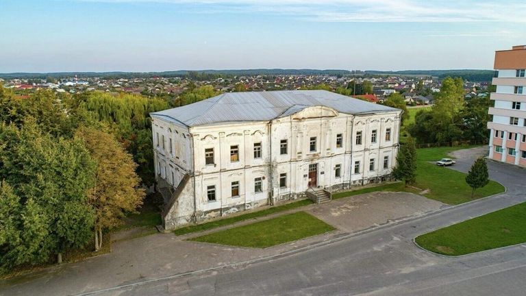 Дворец Радзивиллов в городе Дятлово Гродненской области Белоруссии