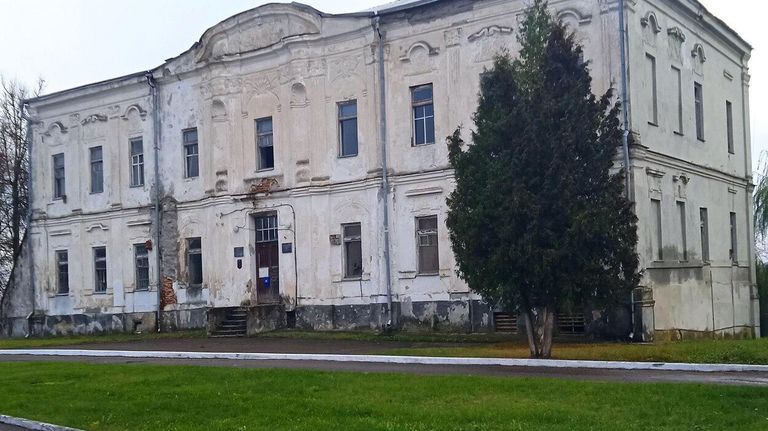 Дворец Радзивиллов в городе Дятлово Гродненской области Белоруссии