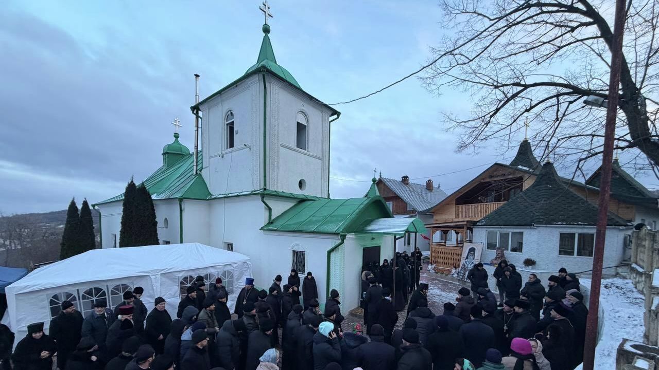Обстановка у храма Успения Богородицы в селе Деренеу Каларашского района Обстановка у храма Успения Богородицы в селе Деренеу Каларашского района - РИА Новости, 1920, 12.02.2026