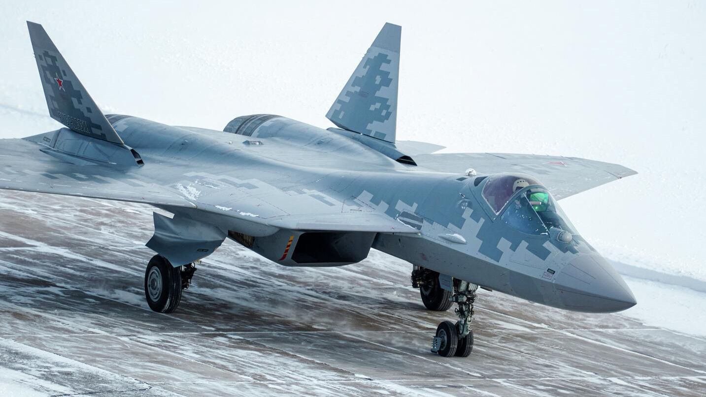 ОАК передала Минобороны России партию самолетов Су-57 с обновленным комплексом вооружения ОАК передала Минобороны России партию самолетов Су-57 с обновленным комплексом вооружения - РИА Новости, 1920, 14.02.2026