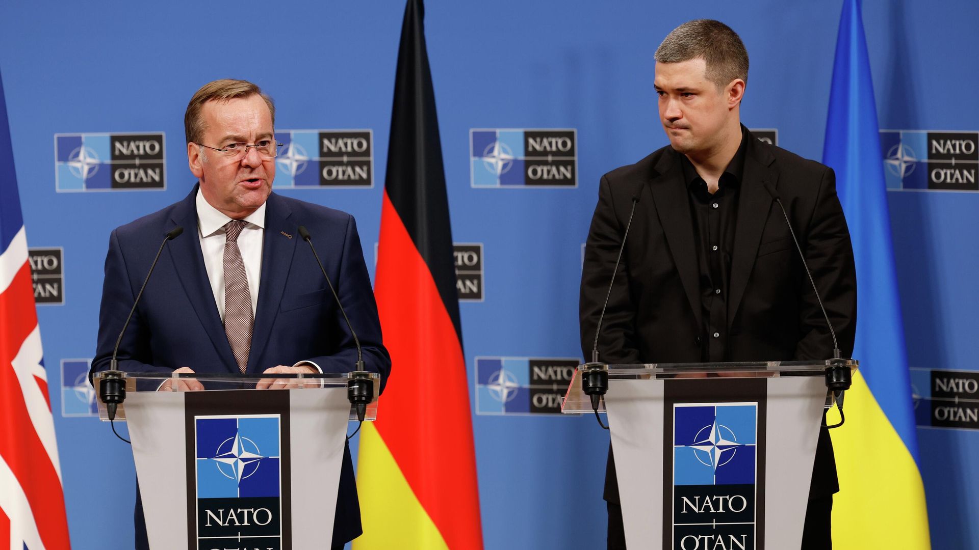 Министр обороны Германии Борис Писториус и министр оброны Украины Михаил Федоров на брифинге НАТО в Брюсселе. 12 февраля 2026 Министр обороны Германии Борис Писториус и министр оброны Украины Михаил Федоров на брифинге НАТО в Брюсселе. 12 февраля 2026 - РИА Новости, 1920, 13.02.2026