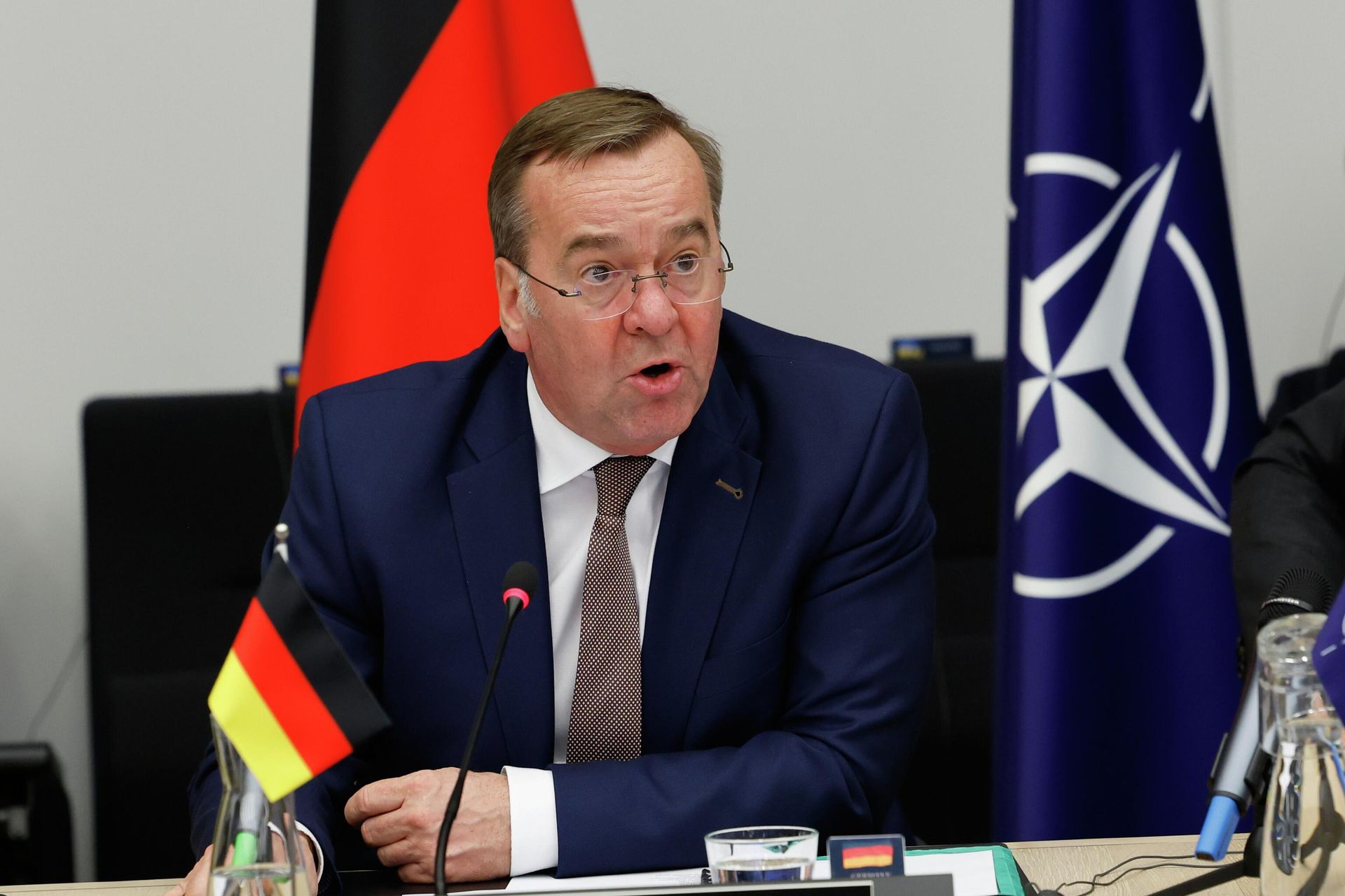 Министр обороны Германии Борис Писториус на заседании контактной группы по Украине в штаб-квартире НАТО в Брюсселе Министр обороны Германии Борис Писториус на заседании контактной группы по Украине в штаб-квартире НАТО в Брюсселе - РИА Новости, 1920, 12.03.2026