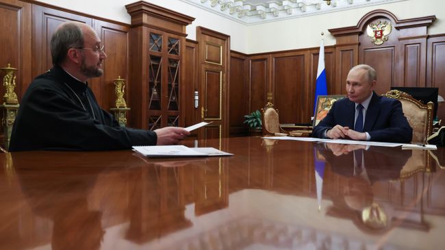 Владимир Путин на встрече с протоиереем Александром Ткаченко