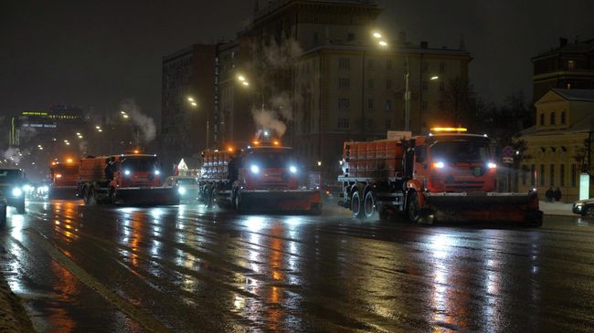 Задачи у нас простые. Водитель о том, как чистят дороги Москвы от снега Задачи у нас простые. Водитель о том, как чистят дороги Москвы от снега