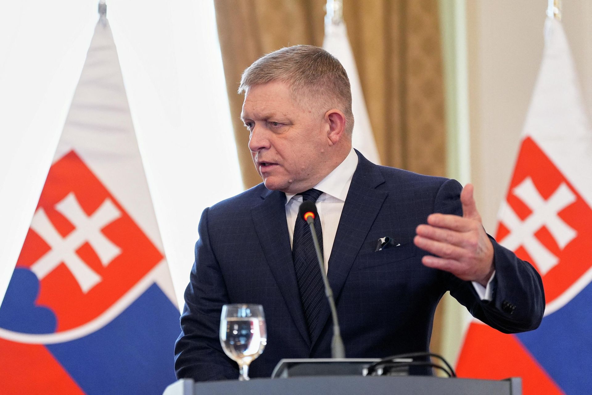 Премьер-министр Словакии Роберт Фицо во время совместной пресс-конференции с госсекретарем США Марко Рубио в Братиславе - РИА Новости, 1920, 26.02.2026