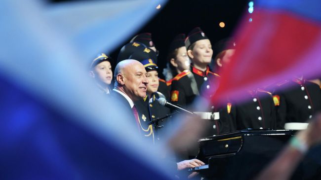 Певец Денис Майданов