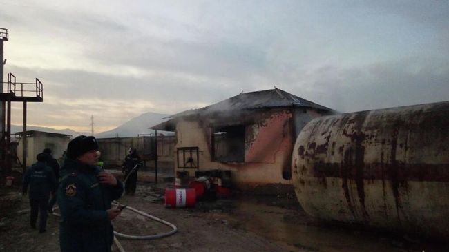 Ликвидация возгорания цистерны со сжиженным газом в Махачкале