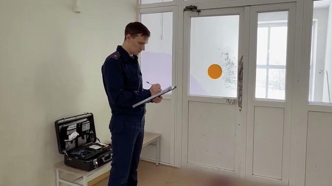 Работа СК РФ на месте нападения подростка в школе в Александровске в Пермском крае. 19 февраля 2026