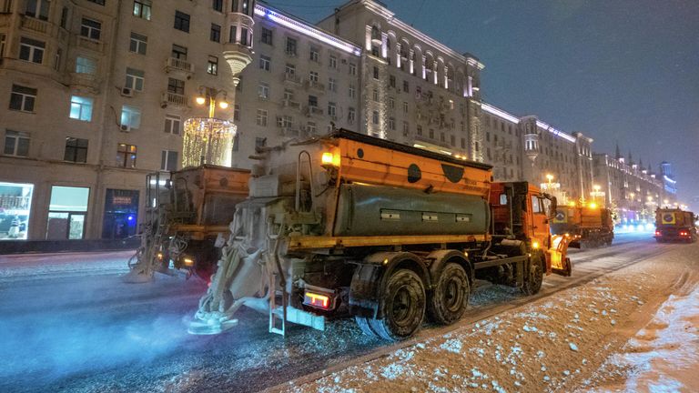 Уборка снега в Москве Уборка снега в Москве