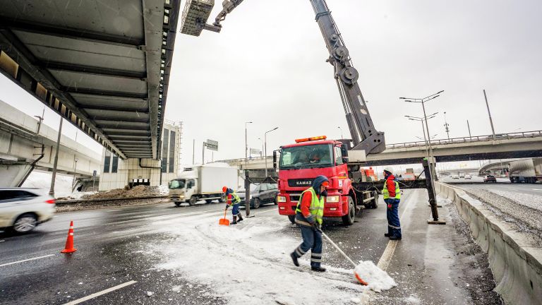 Уборка снега в Москве Уборка снега в Москве