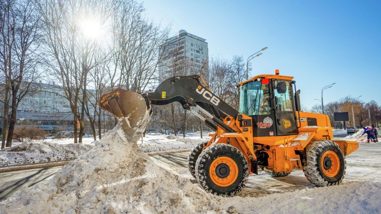 Уборка снега в Москве Уборка снега в Москве