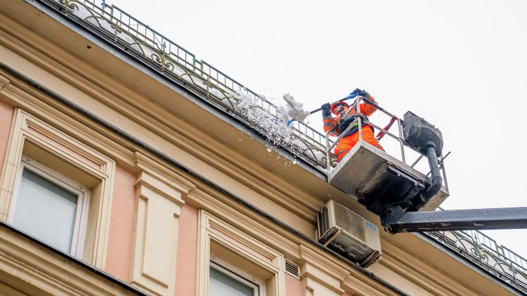 Уборка снега в Москве Уборка снега в Москве