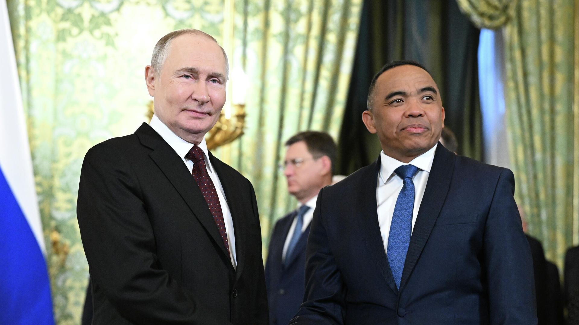 Президент РФ Владимир Путин и президент Мадагаскара Микаэль Рандрианирина во время встречи в Москве - РИА Новости, 1920, 19.02.2026