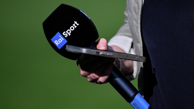 Микрофон с логотипом Rai Sport