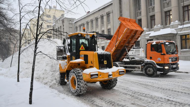 Уборка снега в Москве Уборка снега в Москве