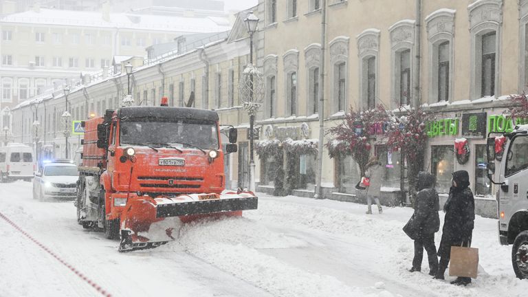 Уборка снега в Москве Уборка снега в Москве