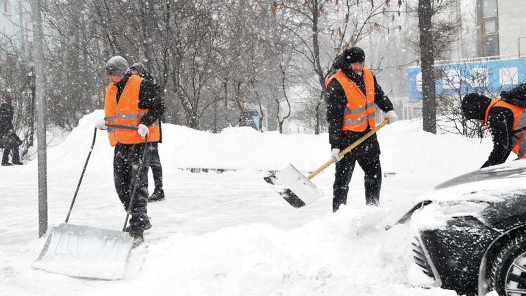 Уборка снега в Москве Уборка снега в Москве