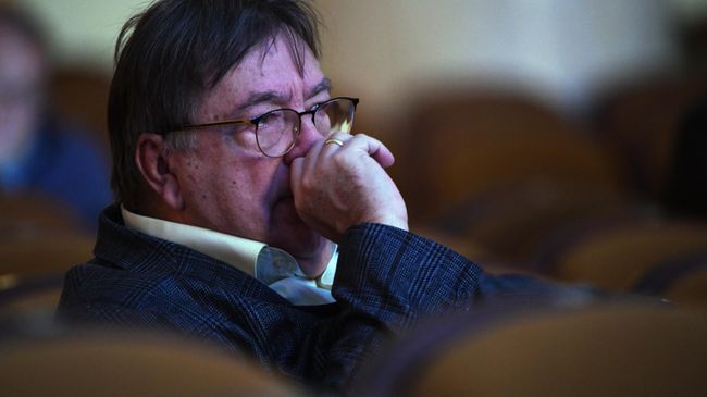 Композитор Александр Чайковский во время мировой премьеры хоровой оперы Сказ о Борисе и Глебе, братьях их Ярославе Мудром и Святополке Окаянном, о лихих разбойниках и добром народе русском в рамках программы ХIII Международного зимнего фестиваля искусств Юрия Башмета
