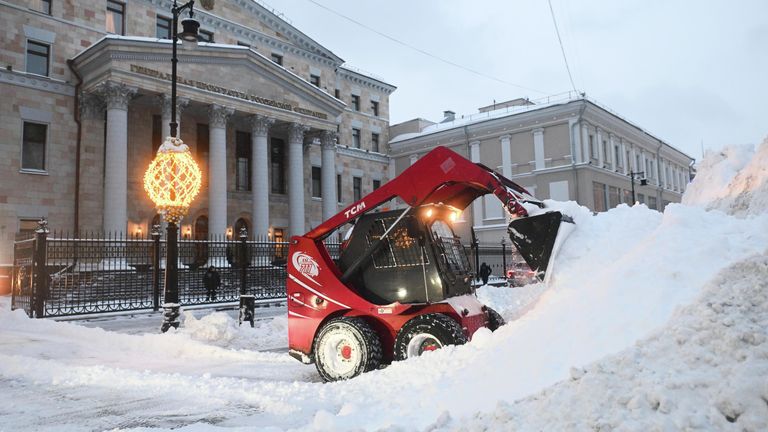 Уборка снега в Москве Уборка снега в Москве