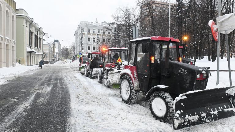 Уборка снега в Москве Уборка снега в Москве