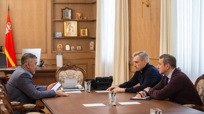Губернатор Смоленской области Василий Анохин встретился с гендиректором ПАО Дорогобуж Владимиром Куницким