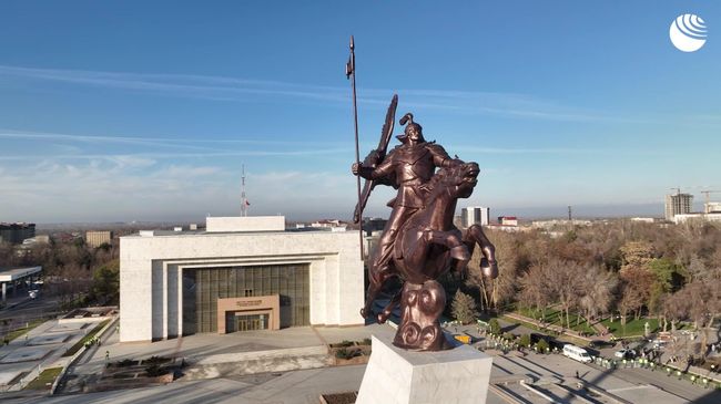 Праздничный концерт в честь Дня защитника Отечества в Бишкеке