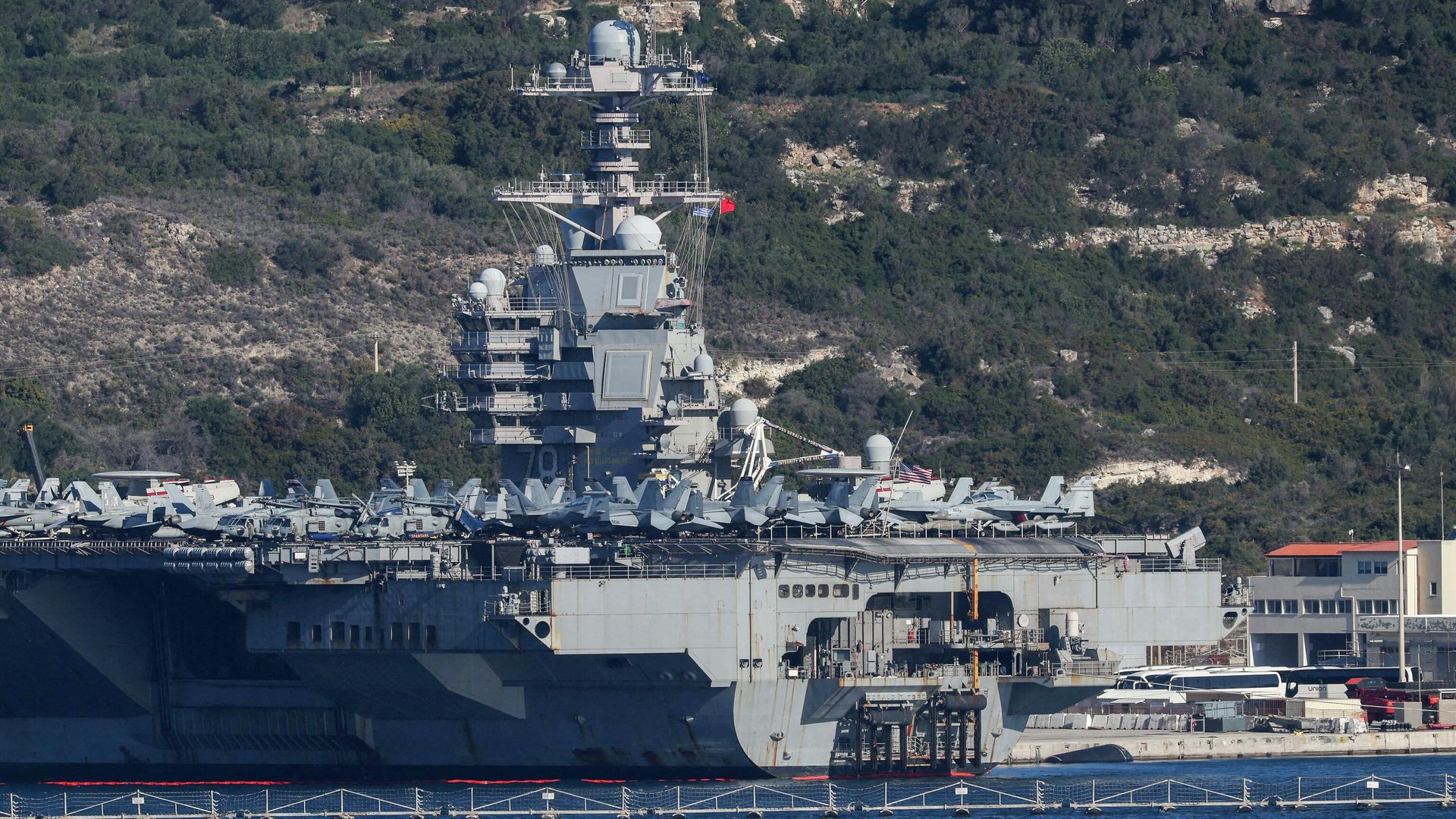 Американский авианосец USS Gerald R. Ford пришвартован у берегов греческого острова Крит Американский авианосец USS Gerald R. Ford пришвартован у берегов греческого острова Крит - РИА Новости, 1920, 18.03.2026