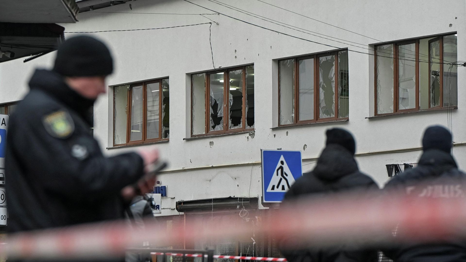 Сотрудники полиции на месте взрывов во Львове, Украина Сотрудники полиции на месте взрывов во Львове, Украина - РИА Новости, 1920, 25.02.2026