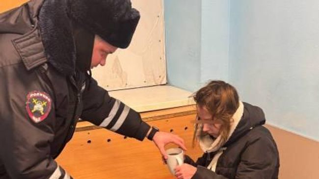Сотрудники Госавтоинспекции нашли пропавшую девочку и оказали ей помощь в Свердловской области 