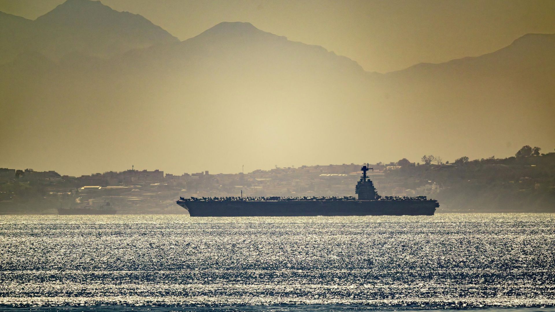 Американский авианосец USS Gerald R. Ford в районе Гибралтара Американский авианосец USS Gerald R. Ford в районе Гибралтара - РИА Новости, 1920, 28.02.2026