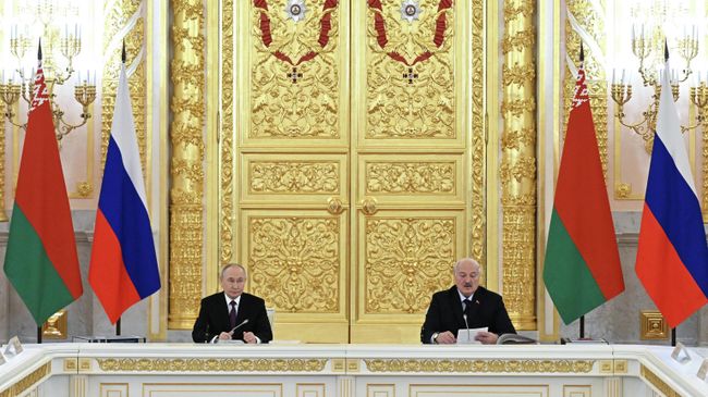 Президент РФ Владимир Путин и президент Белоруссии Александр Лукашенко на заседании Высшего Государственного Совета Союзного государства