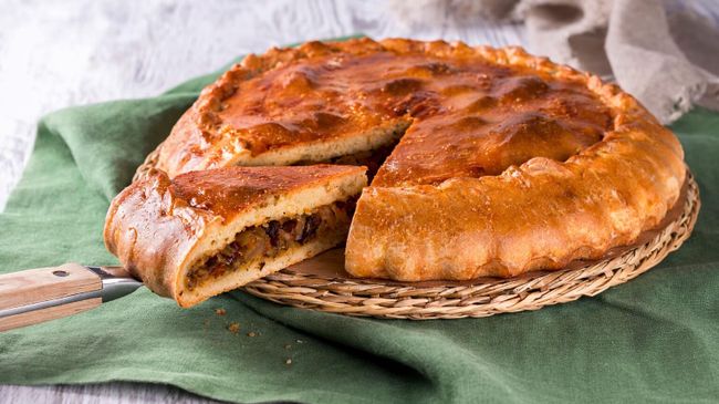 Постный дрожжевой пирог с грибами