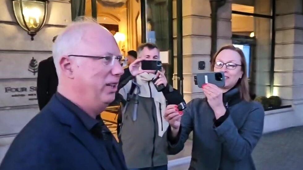 Спецпредставитель президента России по инвестиционно-экономическому сотрудничеству Кирилл Дмитриев покидает отель Four Seasons в Женеве, где провел переговоры с американской стороной Спецпредставитель президента России по инвестиционно-экономическому сотрудничеству Кирилл Дмитриев покидает отель Four Seasons в Женеве, где провел переговоры с американской стороной - РИА Новости, 1920, 27.02.2026