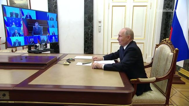 Путин на оперативном совещании Совбеза 