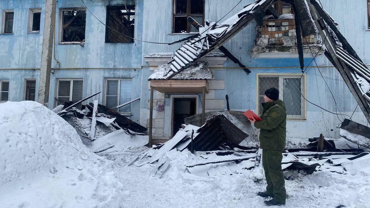 Последствия взрыва газа в квартире в поселке Икша в Подмосковье Последствия взрыва газа в квартире в поселке Икша в Подмосковье - РИА Новости, 1920, 27.02.2026