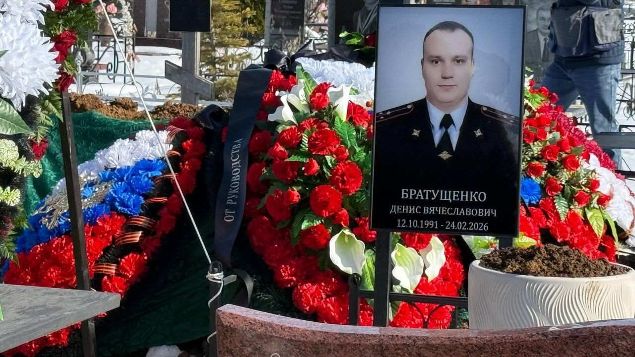 Прощание с сотрудником ГИБДД Денисом Братущенко в Белгороде - РИА Новости, 1920, 25.03.2026