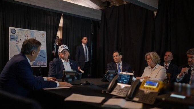 Дональд Трамп наблюдает за атакой на Иран из Флориды - РИА Новости, 1920, 17.03.2026
