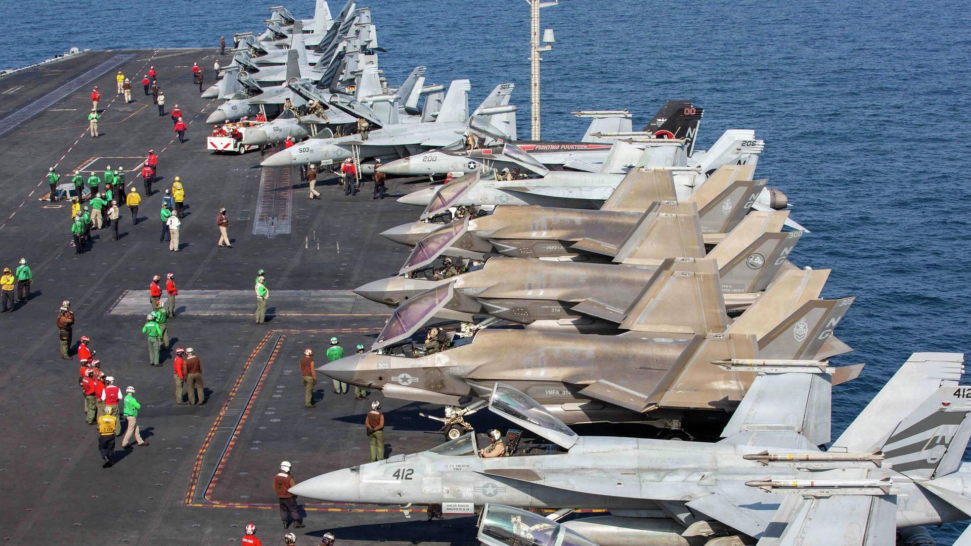 Самолеты на палубе авианосца USS Abraham Lincoln во время операции Эпическая ярость Самолеты на палубе авианосца USS Abraham Lincoln во время операции Эпическая ярость - РИА Новости, 1920, 30.03.2026