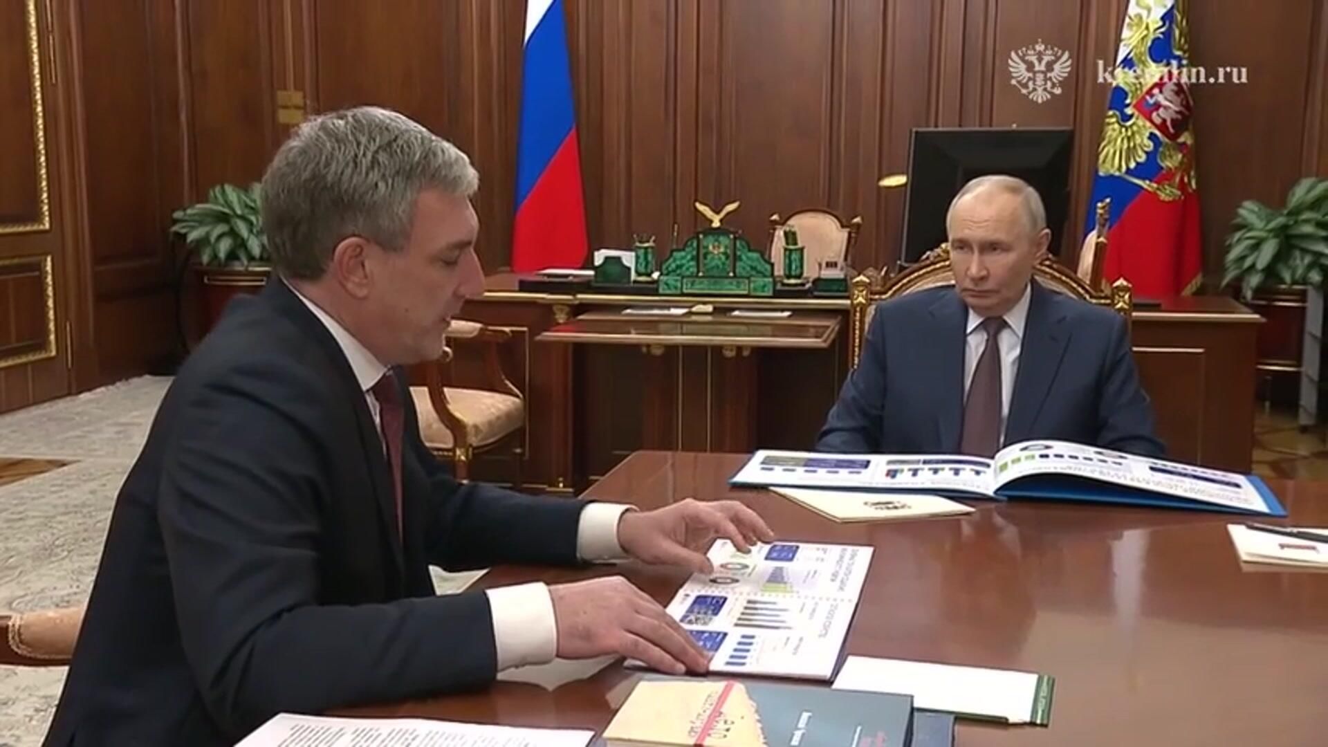Встреча Путина с губернатором Амурской области Встреча Путина с губернатором Амурской области - РИА Новости, 1920, 02.03.2026