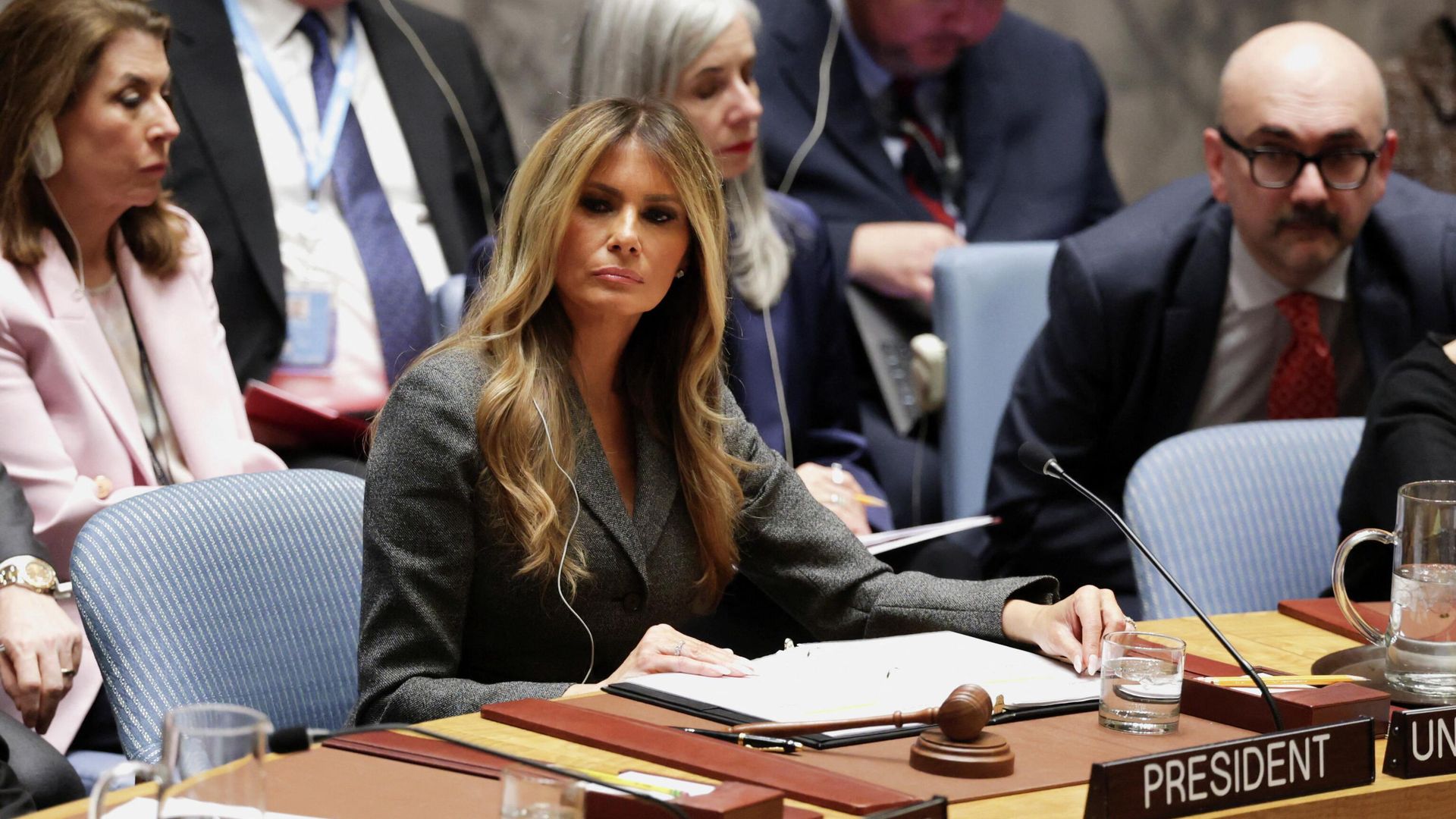 Первая леди США Меланья Трамп на заседании Совета Безопасности ООН. 2 марта 2026 Первая леди США Меланья Трамп на заседании Совета Безопасности ООН. 2 марта 2026 - РИА Новости, 1920, 03.03.2026