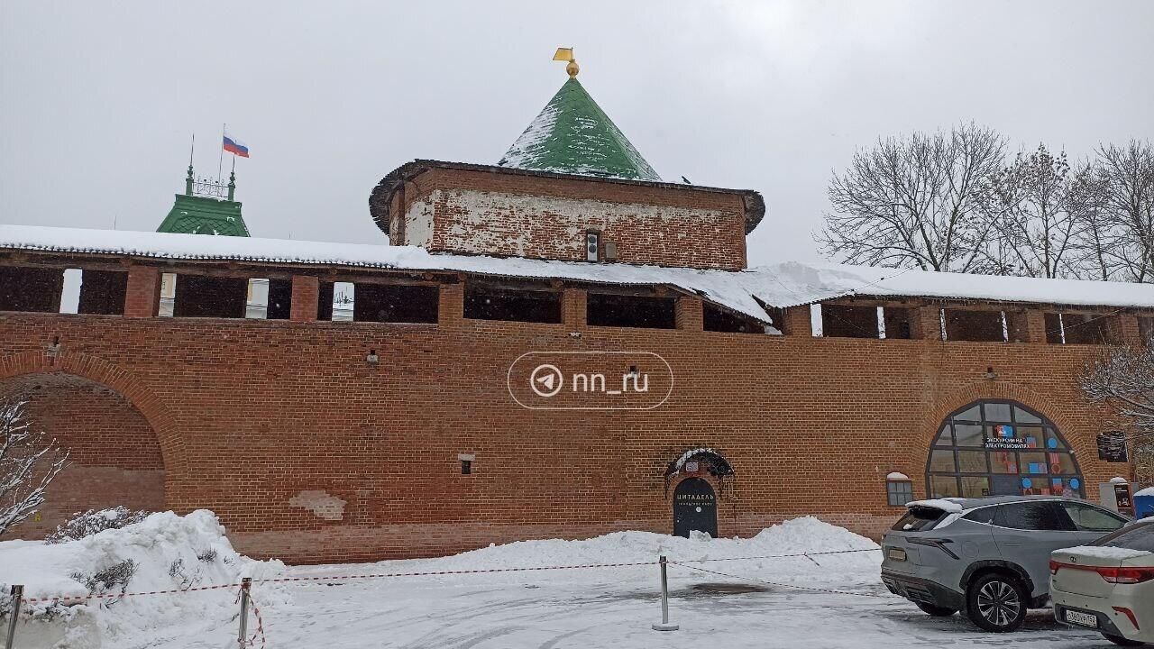 На месте обрушения участка крыши нижегородского кремля На месте обрушения участка крыши нижегородского кремля - РИА Новости, 1920, 03.03.2026