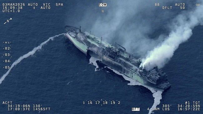 Российский танкер Arctic Metagaz после атаки в Средиземном море